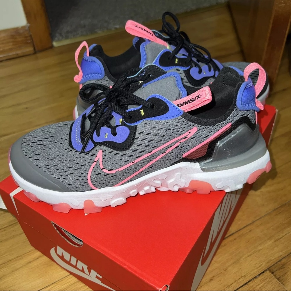 Nike React Vision Smoke Grey/Sunset Pulse Black